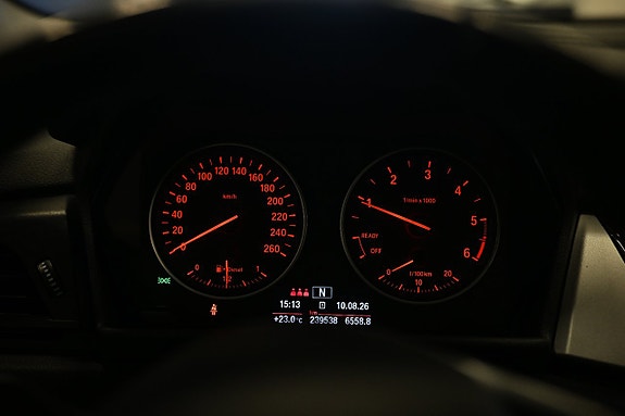 BMW 216d 14 of 21