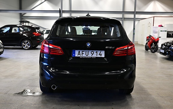 BMW 216d 6 of 21