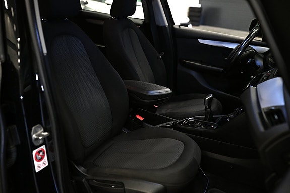 BMW 216d 13 of 21
