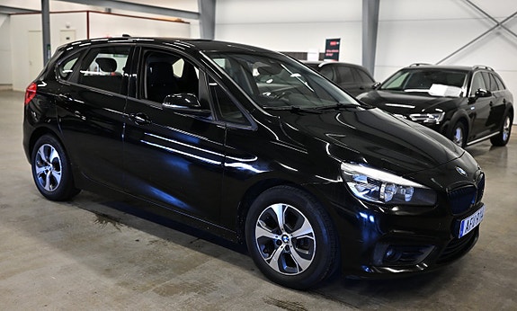 BMW 216d 5 of 21