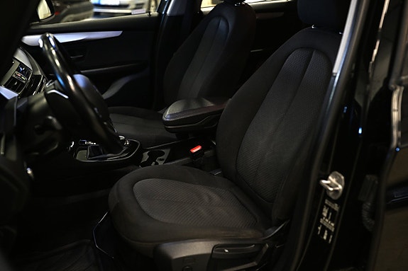 BMW 216d 11 of 21