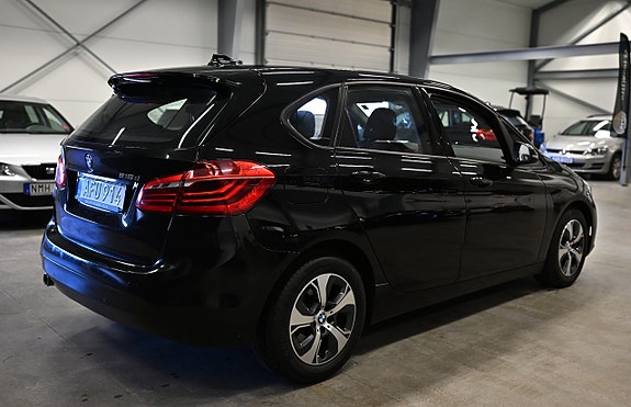 BMW 216d 8 of 21