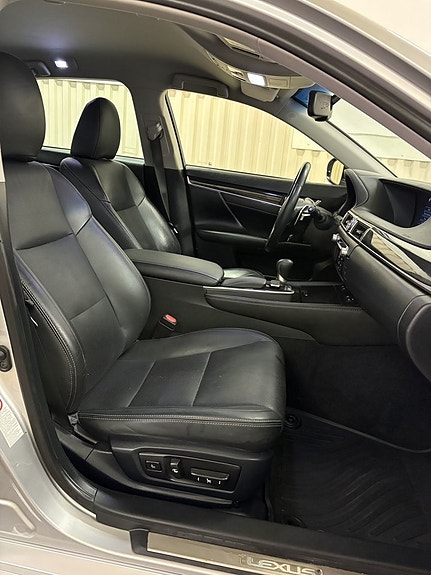Lexus GS450h 12 of 24