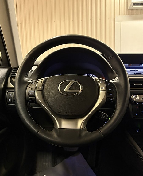 Lexus GS450h 15 of 24