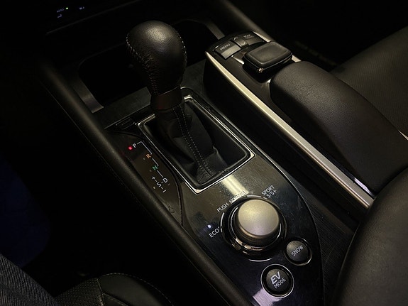 Lexus GS450h 16 of 24