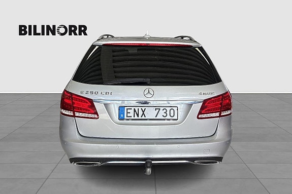 Mercedes-Benz E250 4 of 10