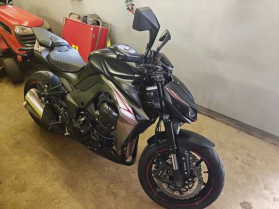 Kawasaki Z1000 4 of 5