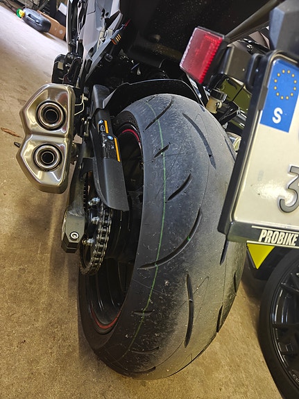 Kawasaki Z1000 2 of 5