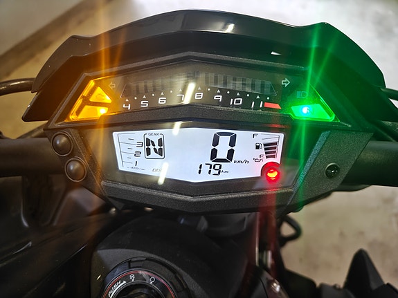 Kawasaki Z1000 3 of 5
