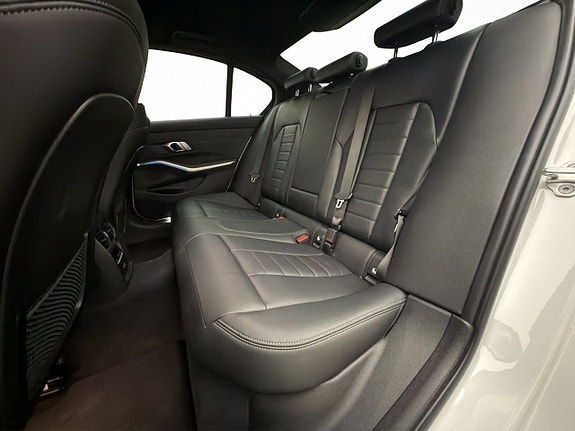 BMW 330e 10 of 30