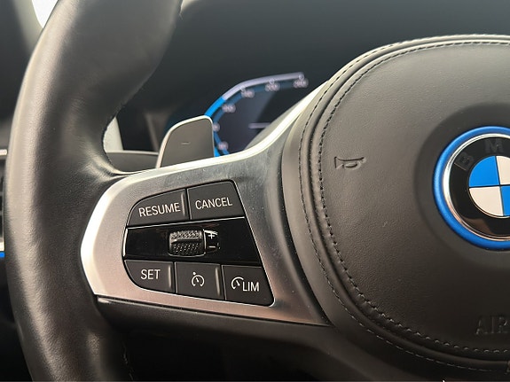 BMW 330e 25 of 30