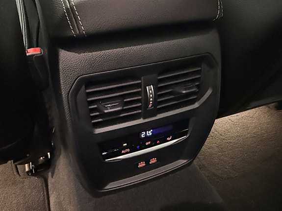 BMW 330e 13 of 30