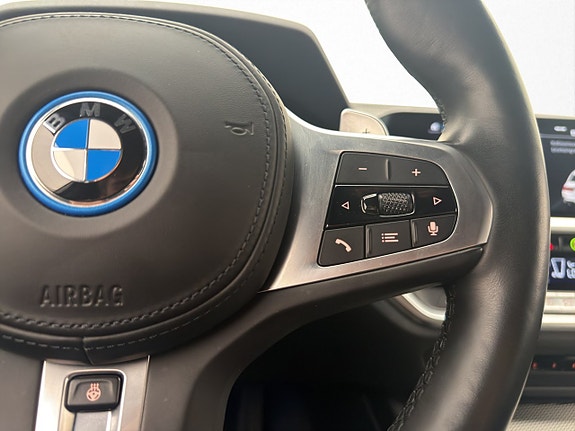 BMW 330e 24 of 30