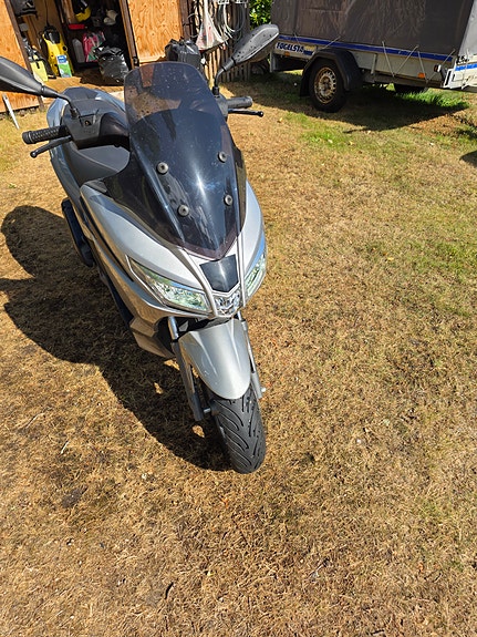 Aprilia SXR50 3 of 7