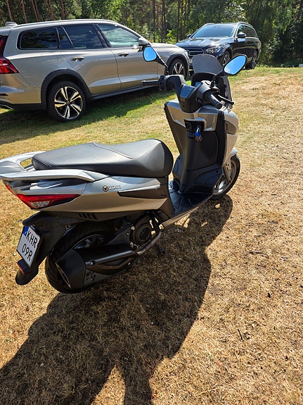 Aprilia SXR50 2 of 7