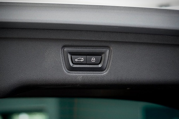 BMW 330e 22 of 30