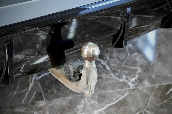 BMW 330e 26 of 30