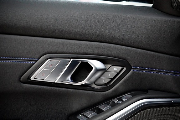 BMW 330e 19 of 30