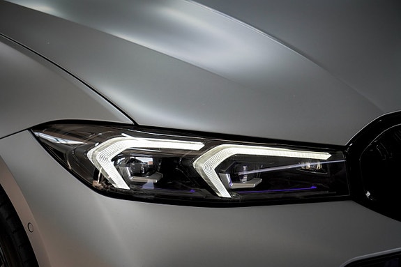 BMW 330e 9 of 30