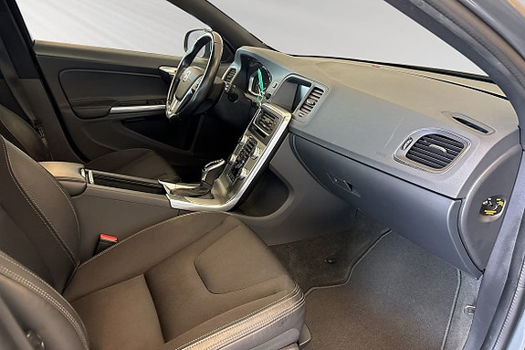 Volvo V60 10 of 23