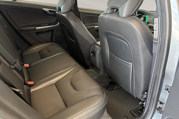 Volvo V60 11 of 23
