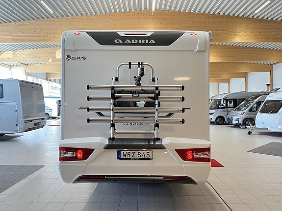 Adria CORAL XL 670 DK (Aut 150hk+Solcell+4 400kg+7 bält+Inverter) 5 of 29