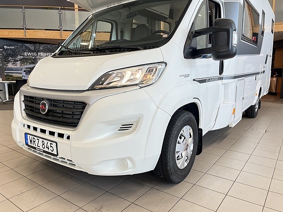 Adria CORAL XL 670 DK (Aut 150hk+Solcell+4 400kg+7 bält+Inverter) 2 of 29