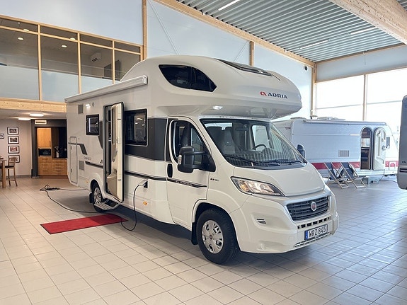 Adria CORAL XL 670 DK (Aut 150hk+Solcell+4 400kg+7 bält+Inverter) 3 of 29