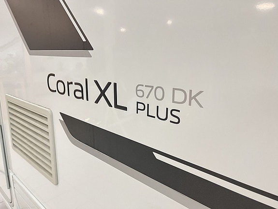 Adria CORAL XL 670 DK (Aut 150hk+Solcell+4 400kg+7 bält+Inverter) 29 of 29