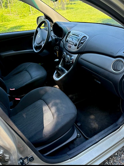 Hyundai i10 3 of 8