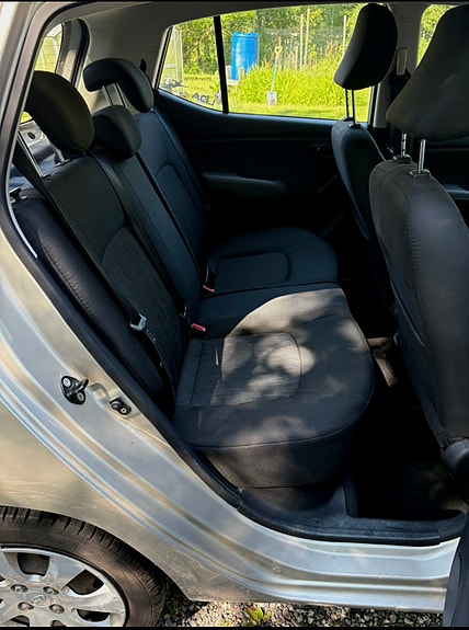 Hyundai i10 6 of 8