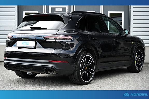 Porsche Cayenne 2 of 26