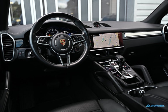 Porsche Cayenne 11 of 26