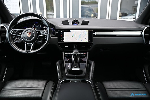 Porsche Cayenne 18 of 26