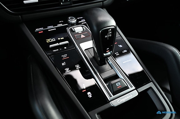 Porsche Cayenne 12 of 26