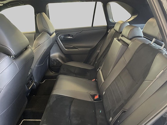 Toyota RAV4 11 of 19