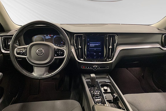 Volvo V60 Cross Country 9 of 15
