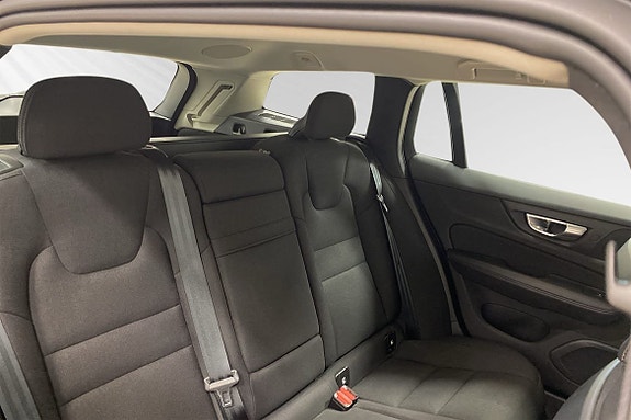 Volvo V60 Cross Country 11 of 15