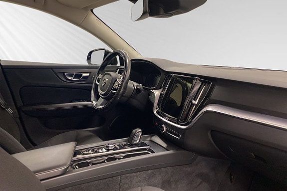 Volvo V60 Cross Country 10 of 15