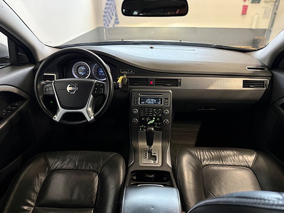Volvo XC70 13 of 18