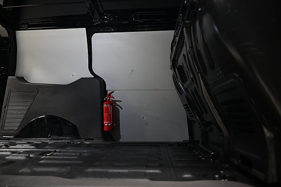 Ford Transit Connect 8 of 27
