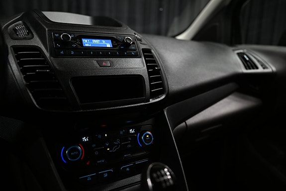 Ford Transit Connect 24 of 27