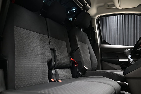 Ford Transit Connect 23 of 27