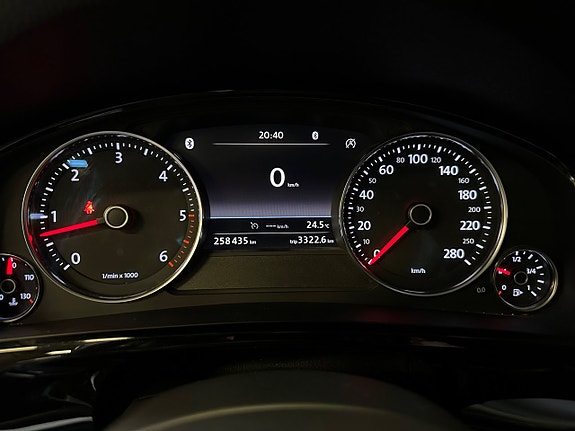 Volkswagen Touareg 13 of 24