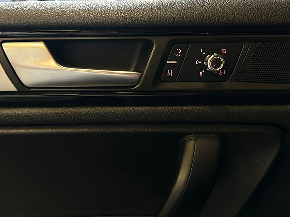 Volkswagen Touareg 21 of 24