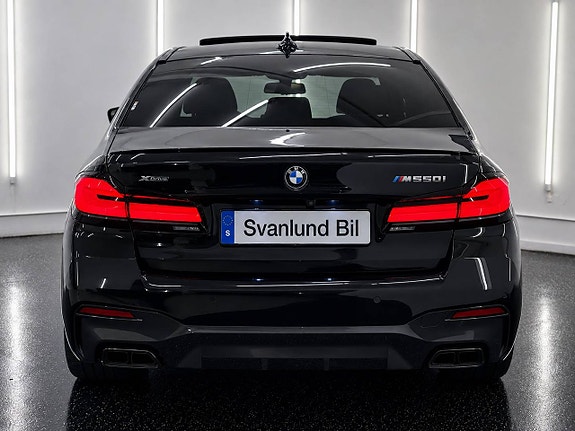BMW M550i 4 of 29
