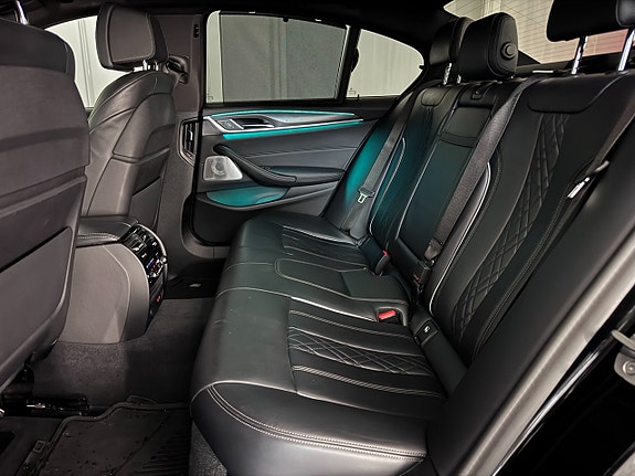 BMW M550i 9 of 29