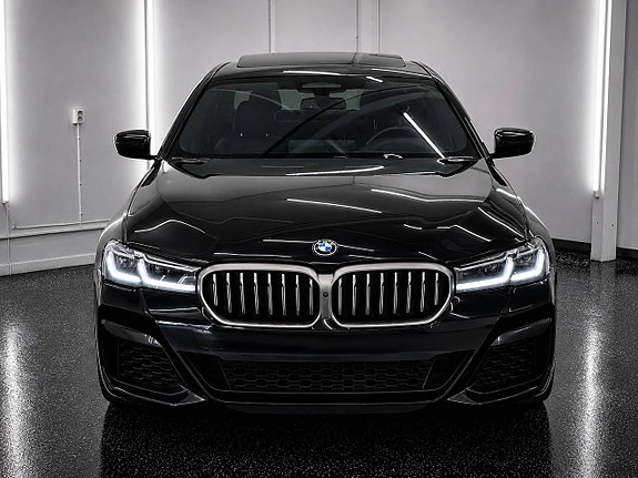 BMW M550i 2 of 29