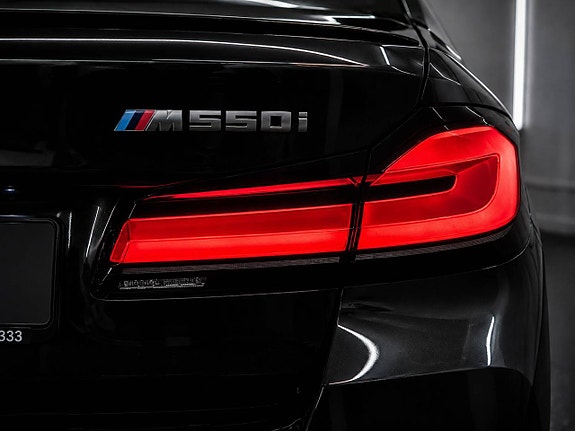 BMW M550i 6 of 29