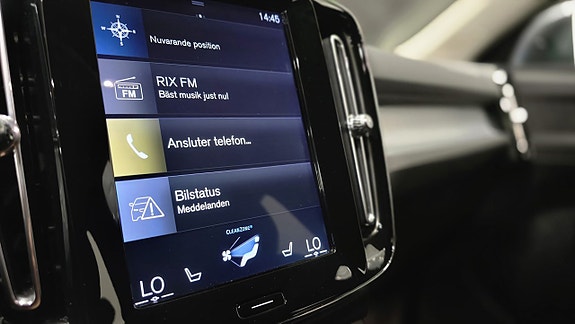 Volvo XC40 17 of 30